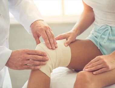 Πόνοι στα γόνατα: Όλες οι πιθανές αιτίες για να ξέρετε πώς θα ανακουφιστείτε